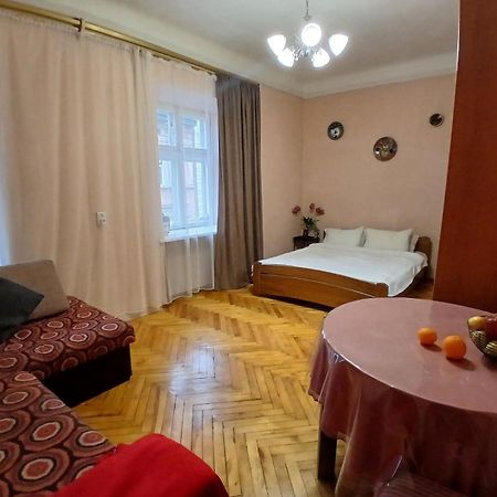 Бюджетная Квартира На Леси Украинки Leópolis Exterior foto